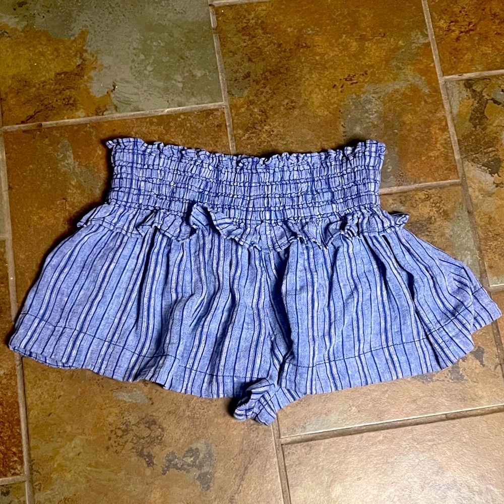 Kimchi Blue Ruffled Shorts - Picture 3 of 3